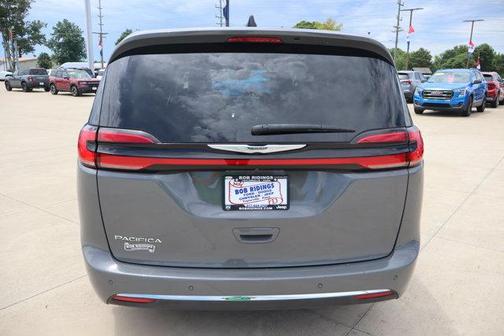 Ceramic Gray Clearcoat 2023 Chrysler Pacifica Touring-L