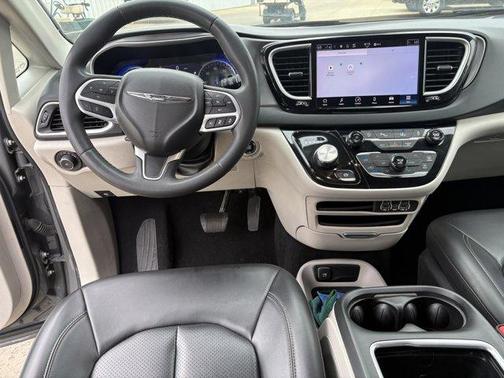Ceramic Gray Clearcoat 2023 Chrysler Pacifica Touring-L