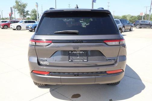Metallic 2025 Jeep Grand Cherokee Limited