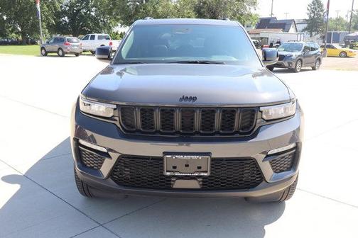 Metallic 2025 Jeep Grand Cherokee Limited