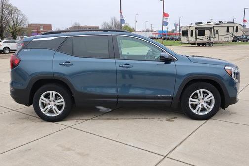 Metallic 2024 GMC Terrain SLE