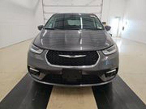 Granite Crystal Clearcoat Metallic 2023 Chrysler Pacifica Touring-L