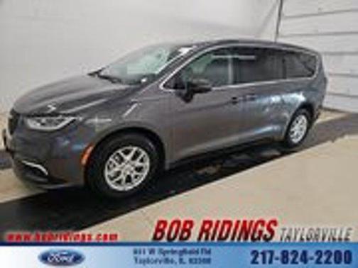 Granite Crystal Clearcoat Metallic 2023 Chrysler Pacifica Touring-L
