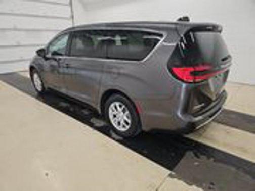 Granite Crystal Clearcoat Metallic 2023 Chrysler Pacifica Touring-L