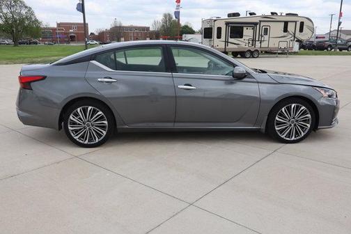 Gun Metallic 2023 Nissan Altima 2.5 SL