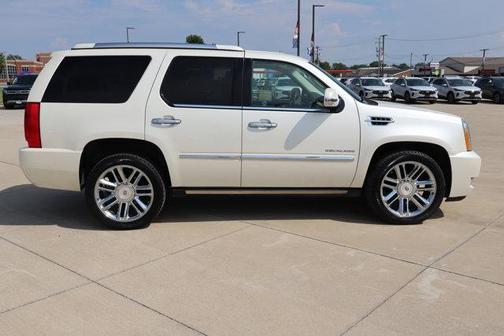 2014 Cadillac Escalade Platinum Edition