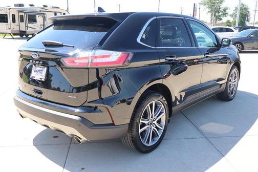 Black 2024 Ford Edge Titanium