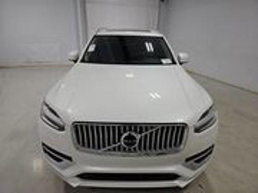 White 2024 Volvo XC90 B5 Core Bright Theme
