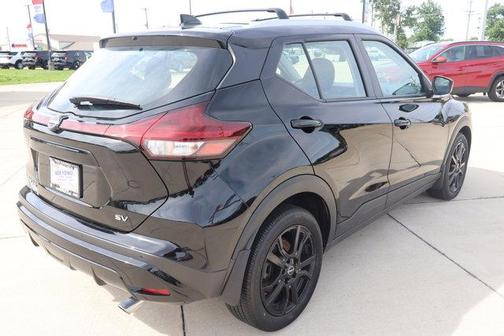 Super Black 2023 Nissan Kicks SV