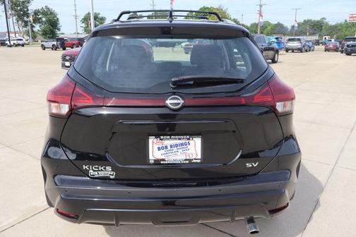 Super Black 2023 Nissan Kicks SV