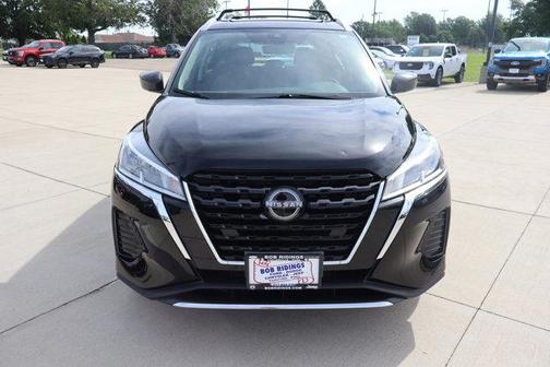 Super Black 2023 Nissan Kicks SV