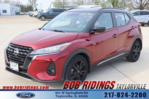 2 Tone Red / Black 2023 Nissan Kicks SR