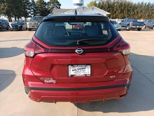 2 Tone Red / Black 2023 Nissan Kicks SR