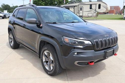 Diamond Black 2019 Jeep Cherokee Trailhawk