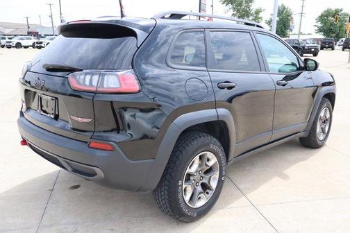 Diamond Black 2019 Jeep Cherokee Trailhawk
