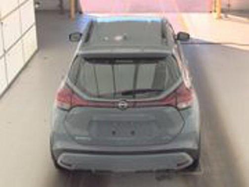 Boulder Gray Pearl 2023 Nissan Kicks SR