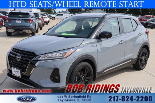 Boulder Gray Pearl 2023 Nissan Kicks SR
