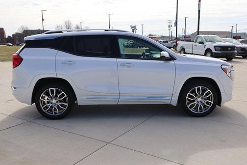 2023 GMC Terrain Denali