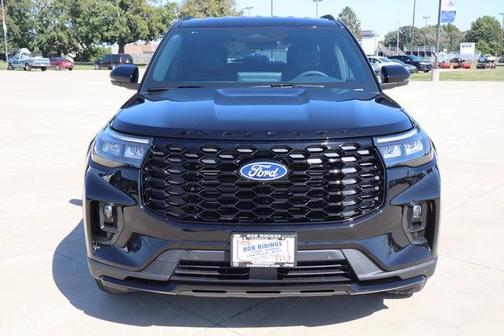 Agate Black Metallic 2027 Ford Explorer ST-Line
