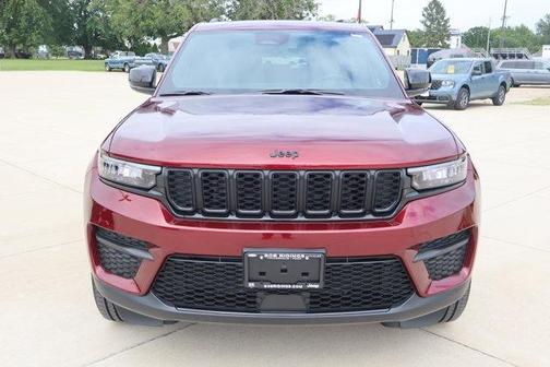 Velvet Red Pearlcoat 2025 Jeep Grand Cherokee Laredo