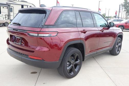 Velvet Red Pearlcoat 2025 Jeep Grand Cherokee Laredo