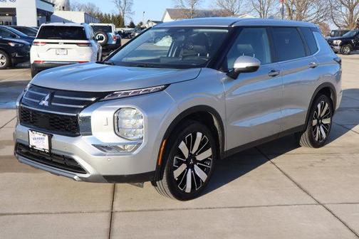 2025 Mitsubishi Outlander SE