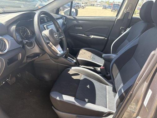 Gun Metallic 2025 Nissan Versa 1.6 SV