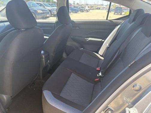 Gun Metallic 2025 Nissan Versa 1.6 SV
