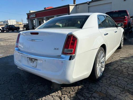 2011 Chrysler 300 Limited