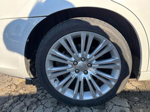 2011 Chrysler 300 Limited