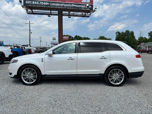 White Platinum Metallic Tri-Coat 2015 Lincoln MKT EcoBoost