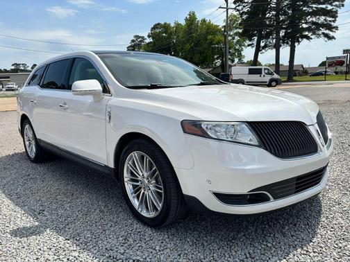 White Platinum Metallic Tri-Coat 2015 Lincoln MKT EcoBoost