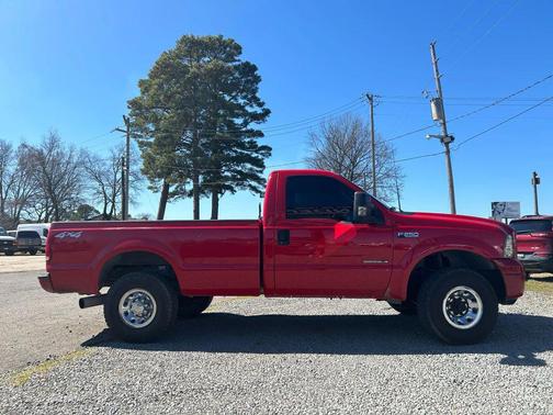Red 2002 Ford F-250 XLT