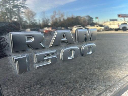 2017 RAM 1500 Night Crew Cab 4x4 5'7' Box