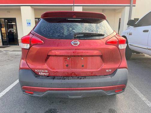 2019 Nissan Kicks SR