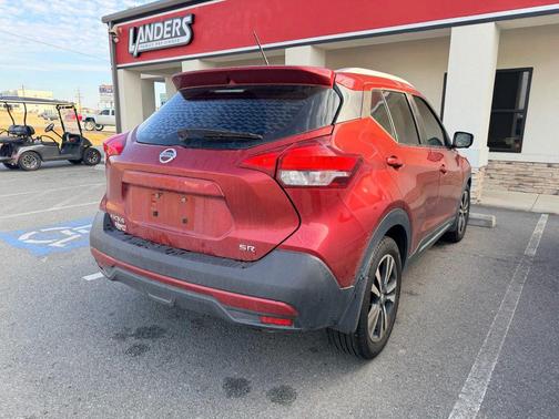 2019 Nissan Kicks SR