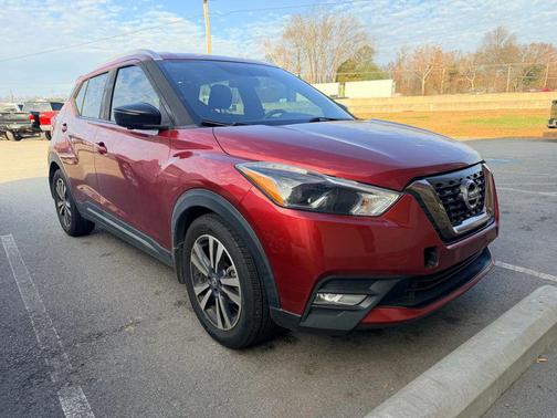 2019 Nissan Kicks SR
