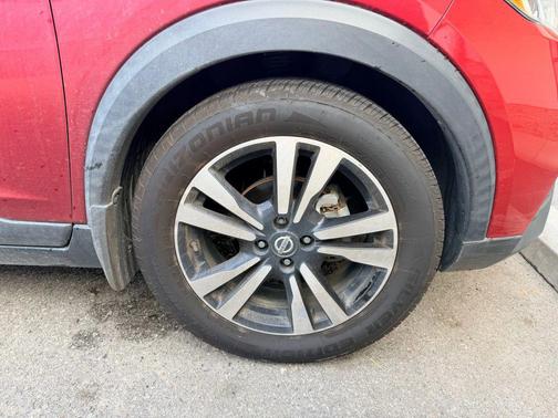 2019 Nissan Kicks SR