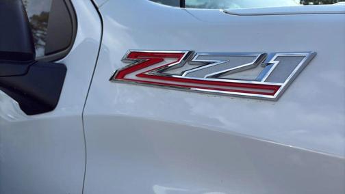 Summit White 2021 Chevrolet Silverado 1500 LT