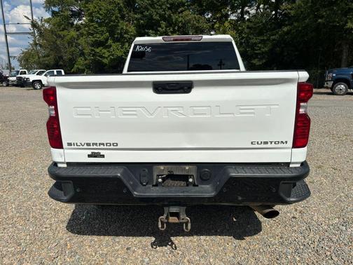 Summit White 2024 Chevrolet Silverado 2500 Custom