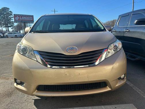 2011 Toyota Sienna XLE