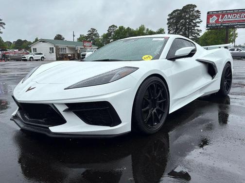Arctic White 2024 Chevrolet Corvette Stingray w/2LT