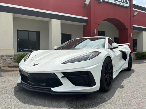 Arctic White 2024 Chevrolet Corvette Stingray w/2LT