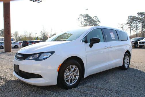 Bright White Clearcoat 2024 Chrysler Voyager LX