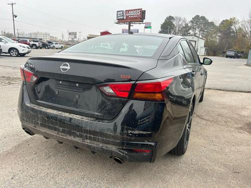 2023 Nissan Altima SR FWD