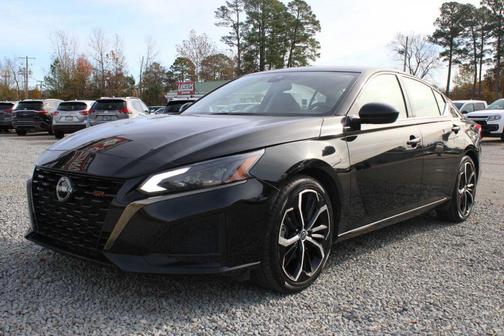 2023 Nissan Altima SR FWD