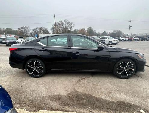 2023 Nissan Altima SR FWD