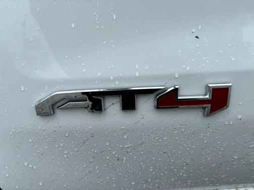 Summit White 2021 GMC Sierra 1500 AT4