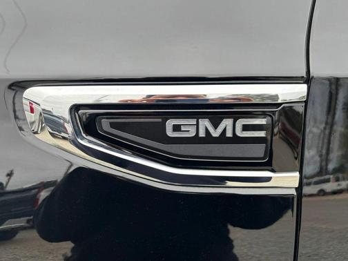 Onyx Black 2022 GMC Yukon SLT