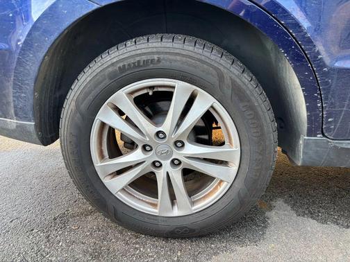 2010 Hyundai SANTA FE SE